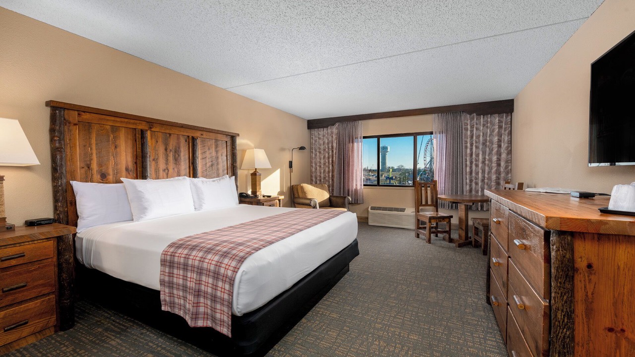 Photo of Bedroom in Branson Theater District
