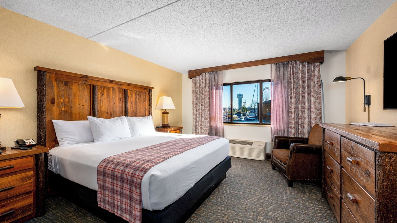 Photo of Bedroom in Branson Theater District