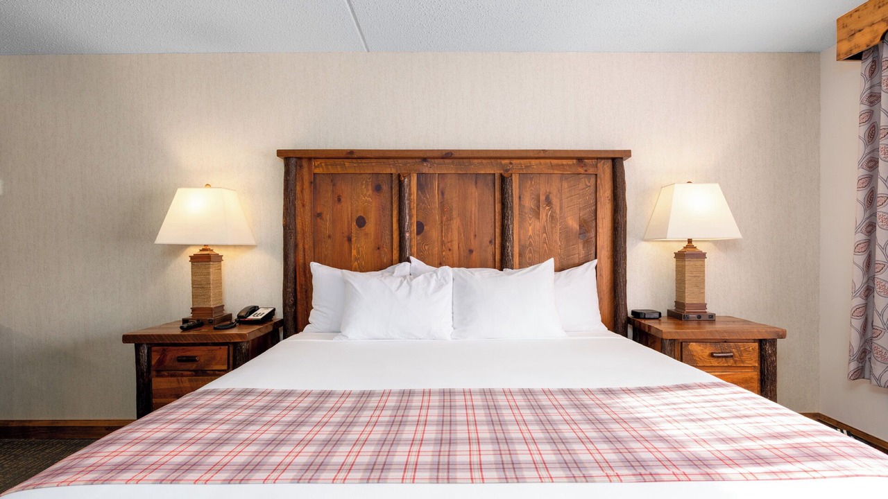 Photo of Bedroom in Branson Theater District