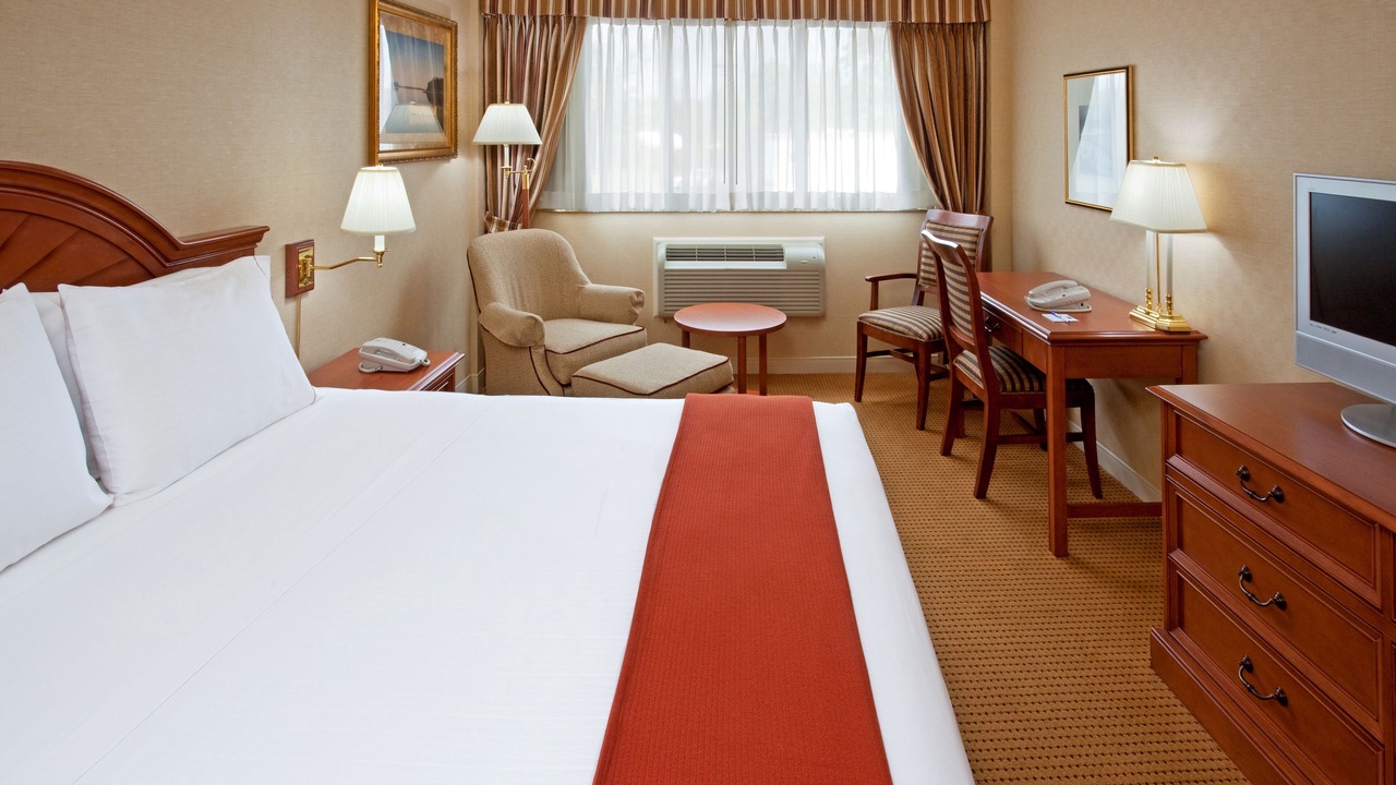 Photo of Bedroom in Lynbrook