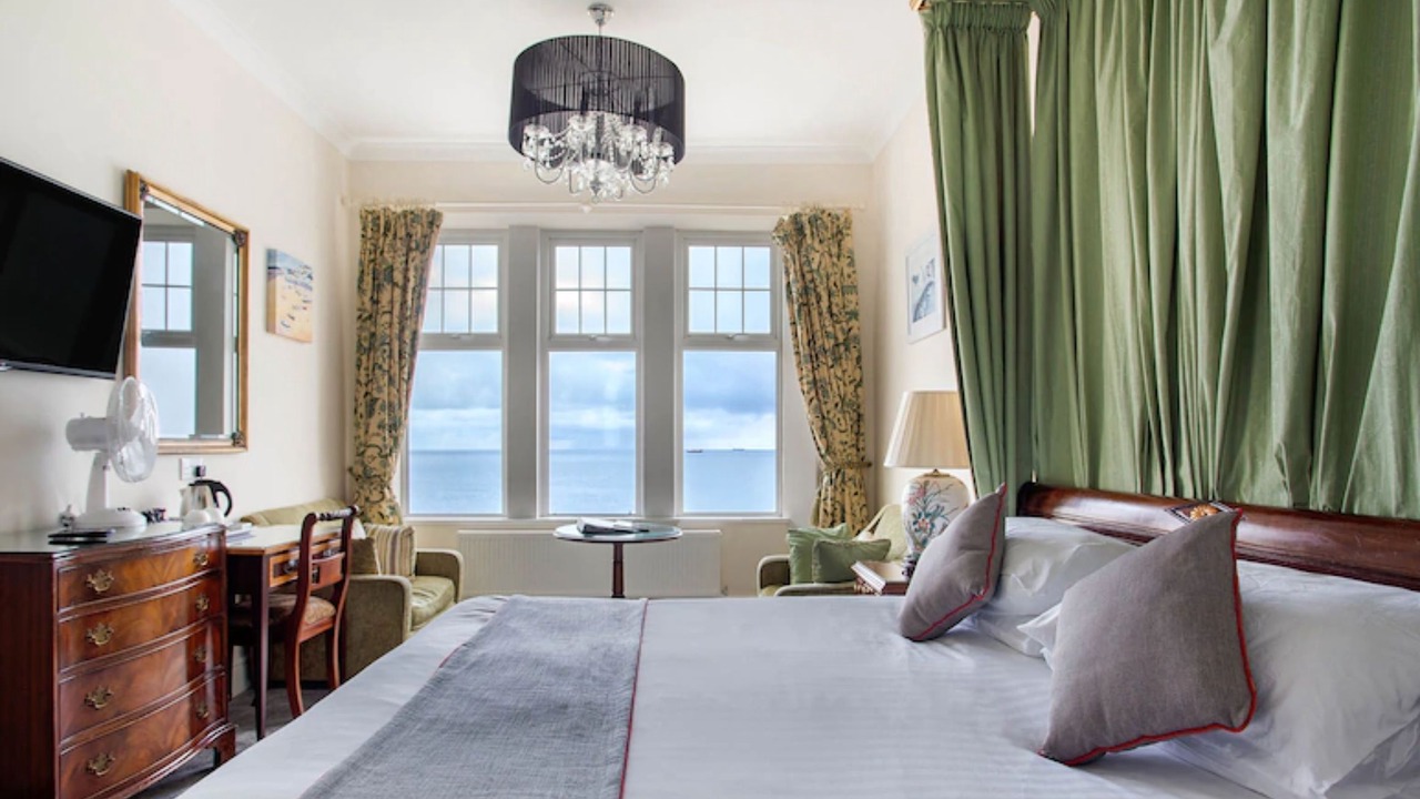 Photo of Bedroom in Maenporth