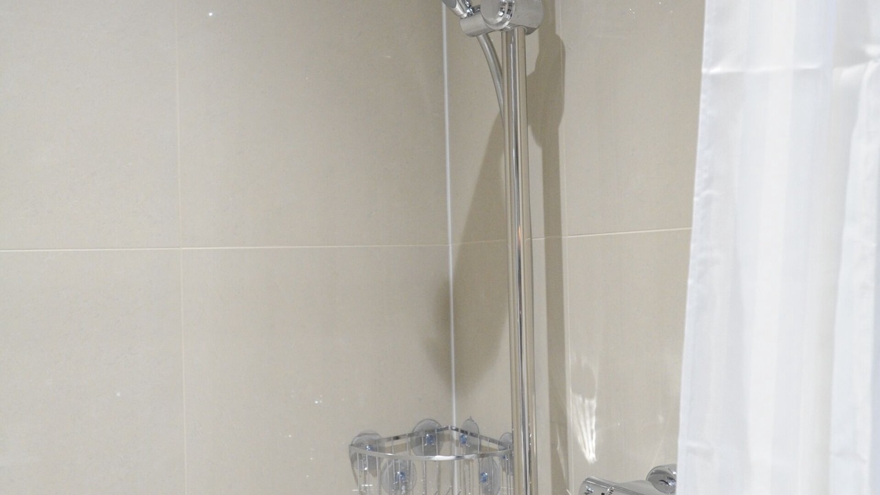 Photo of Bathroom in Maenporth