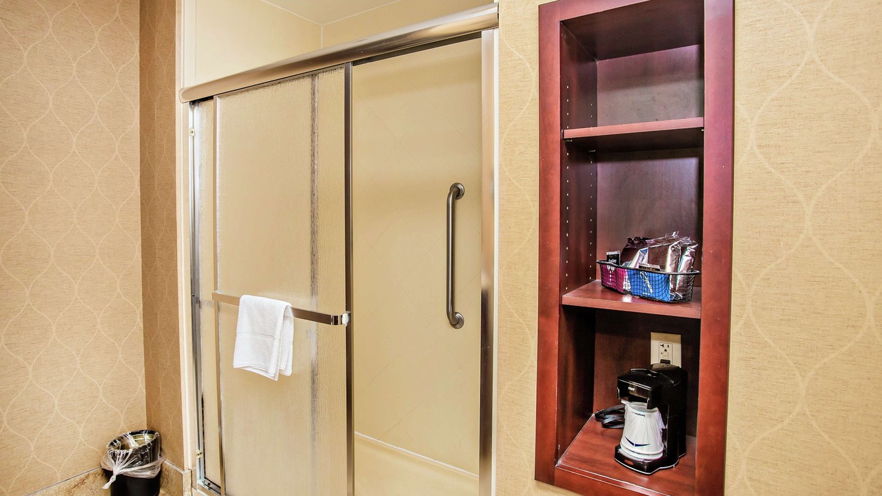 Photo of Bathroom in Kodak