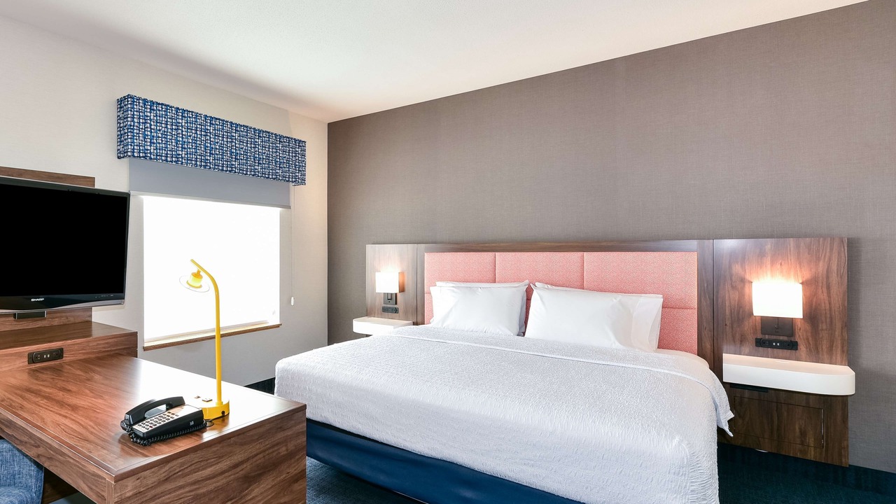 Photo of Bedroom in Pittsburg