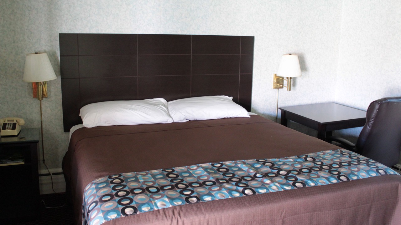 Photo of Bedroom in Lenox