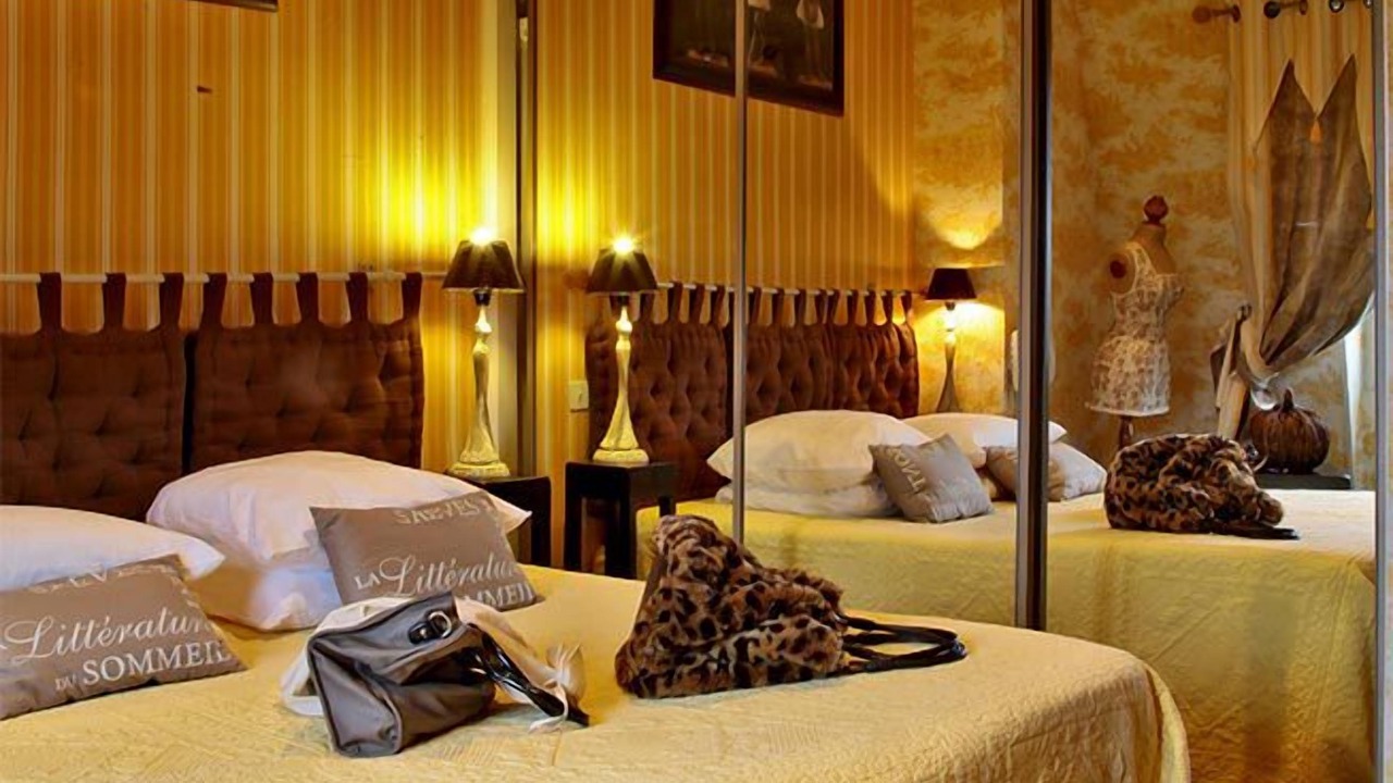 Photo of Others in Saint-Saud-Lacoussiere