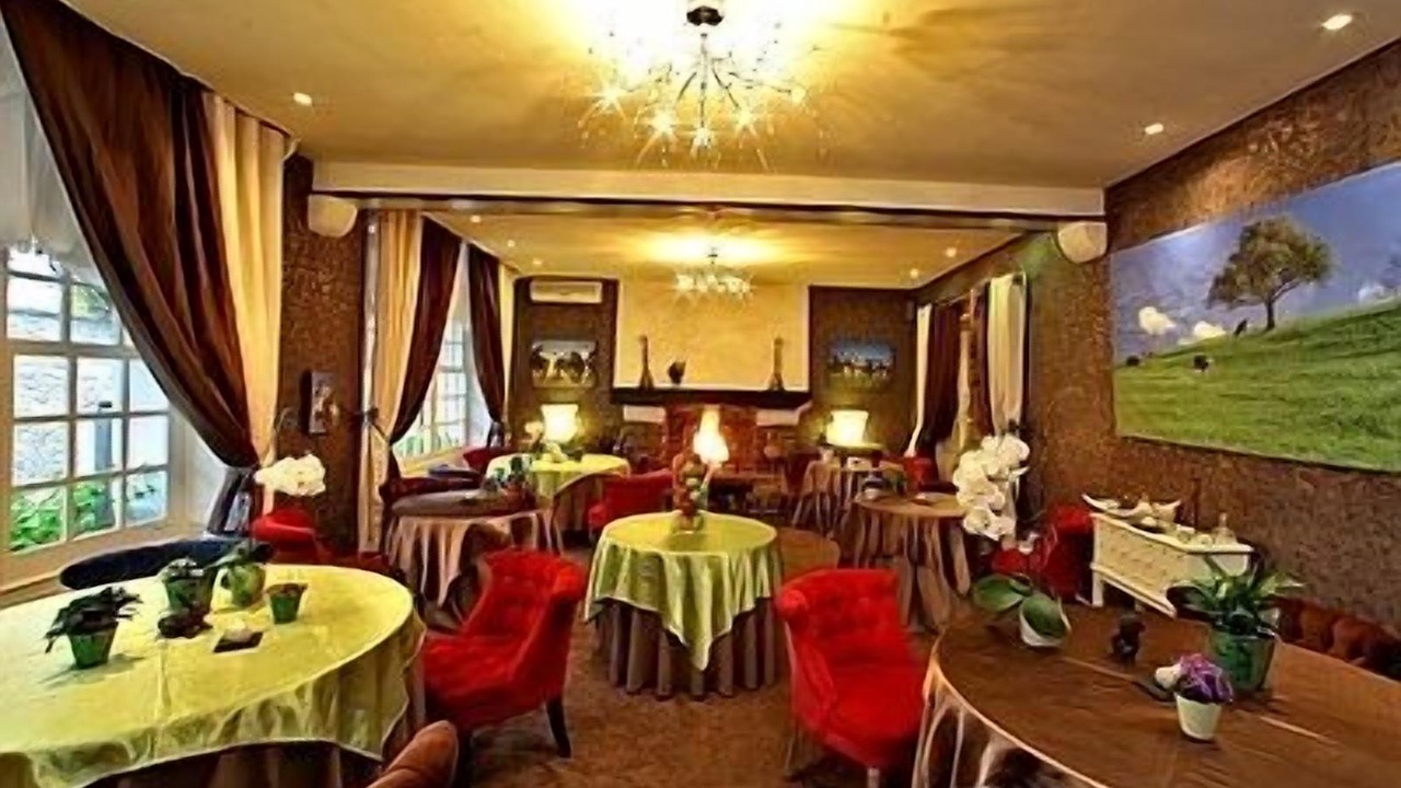 Photo of Others in Saint-Saud-Lacoussiere