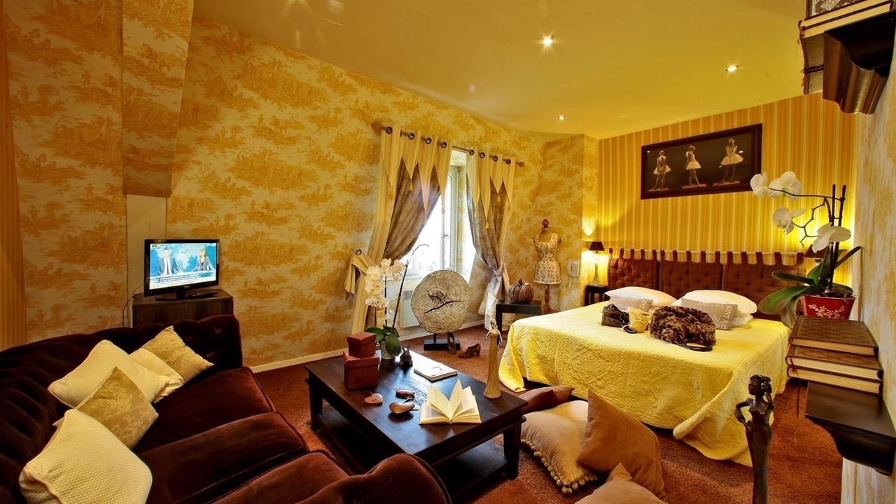 Photo of Others in Saint-Saud-Lacoussiere