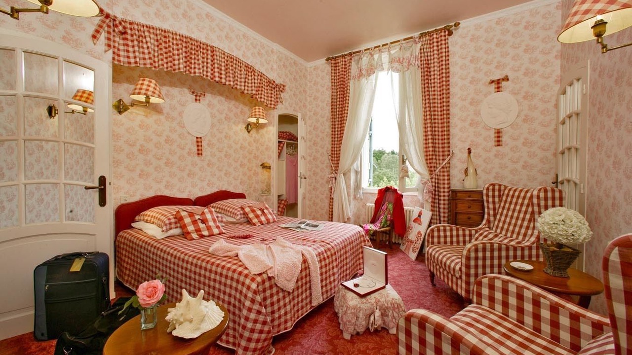 Photo of Others in Saint-Saud-Lacoussiere