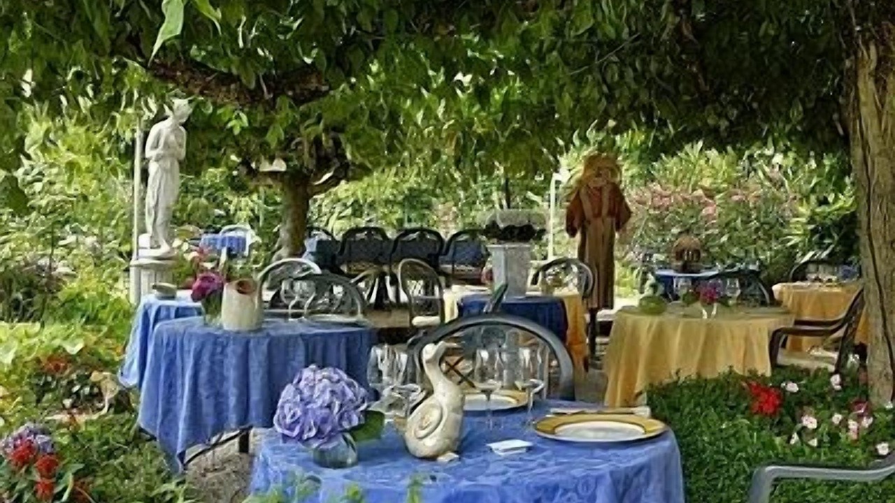 Photo of Others in Saint-Saud-Lacoussiere