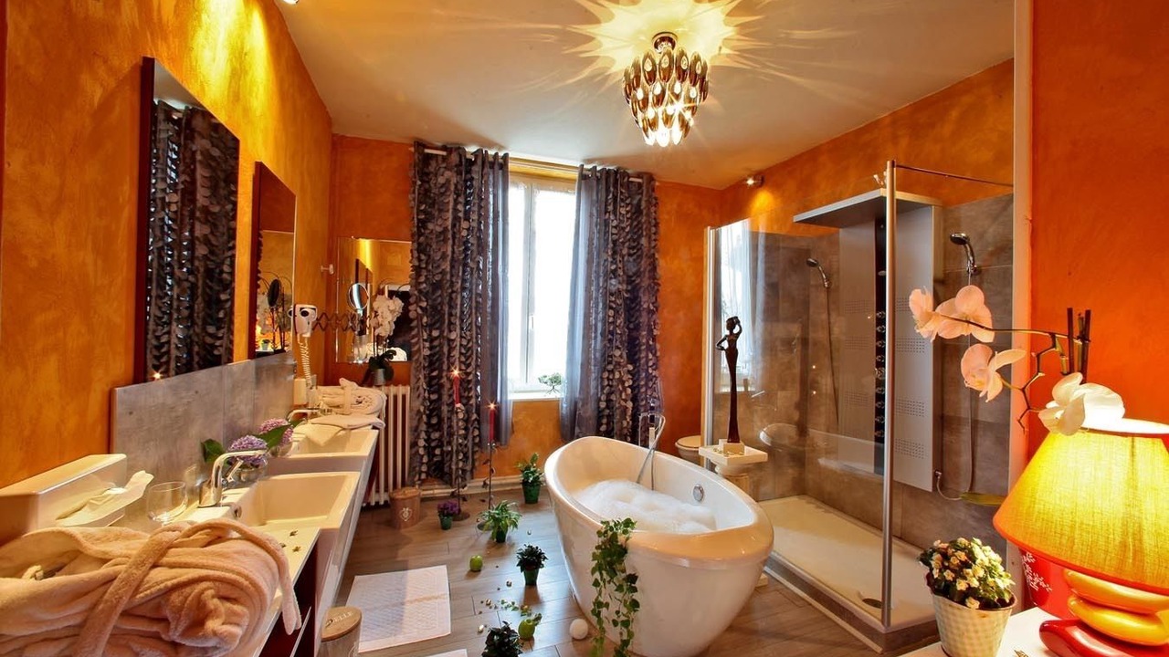 Photo of Others in Saint-Saud-Lacoussiere