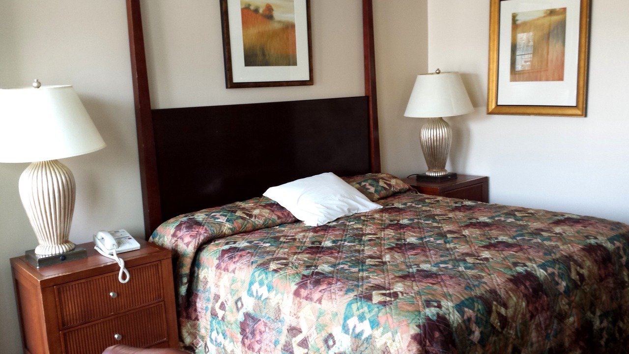 Photo of Bedroom in Lakeview