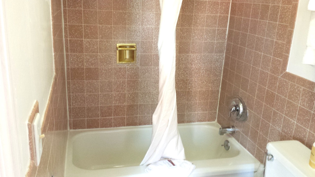 Photo of Bathroom in Lakeview