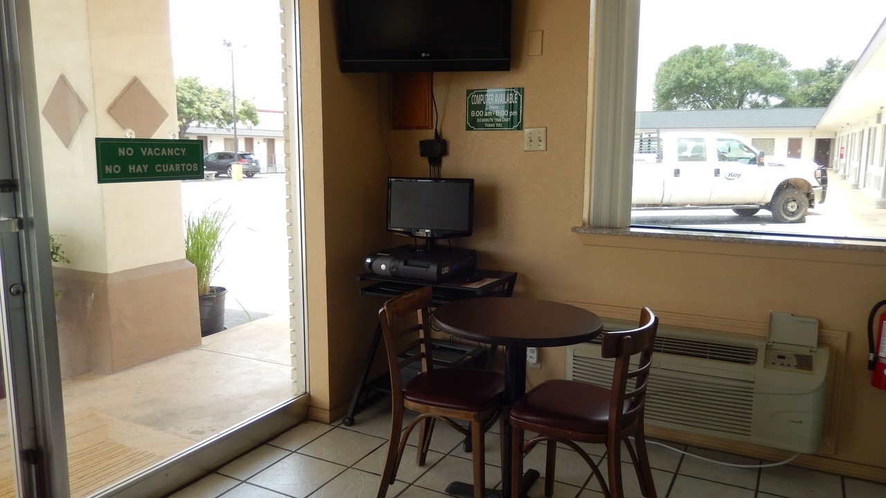 Photo of Others in Pearsall