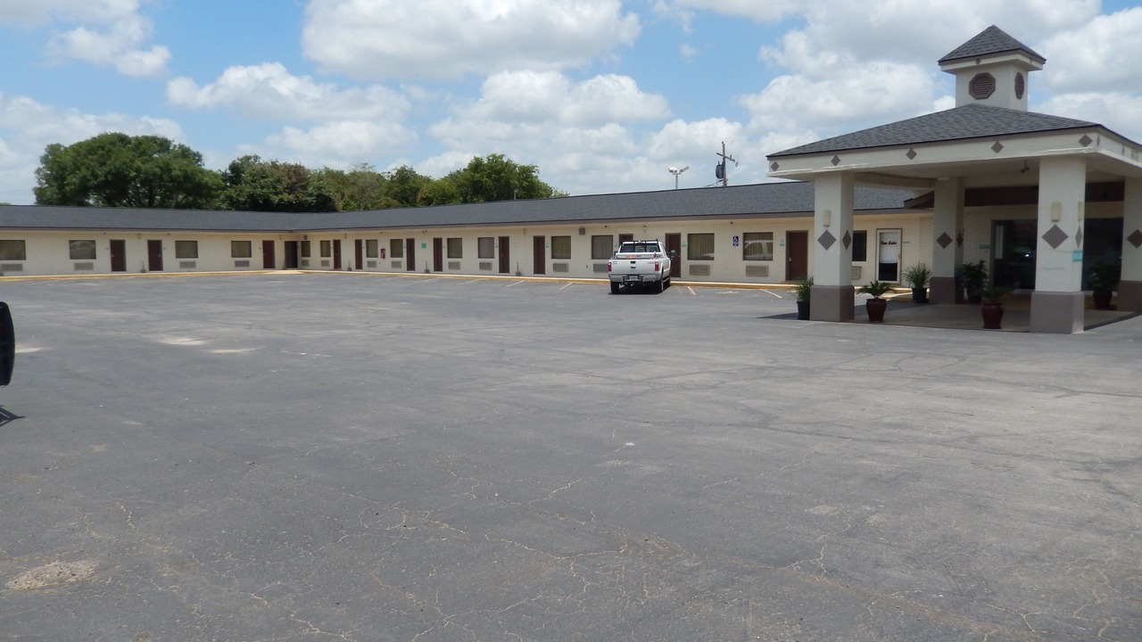 Photo of Others in Pearsall