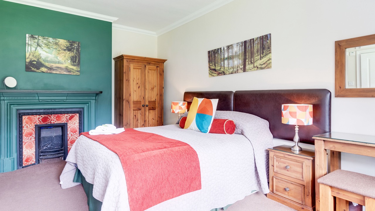 Photo of Bedroom in Cleedownton