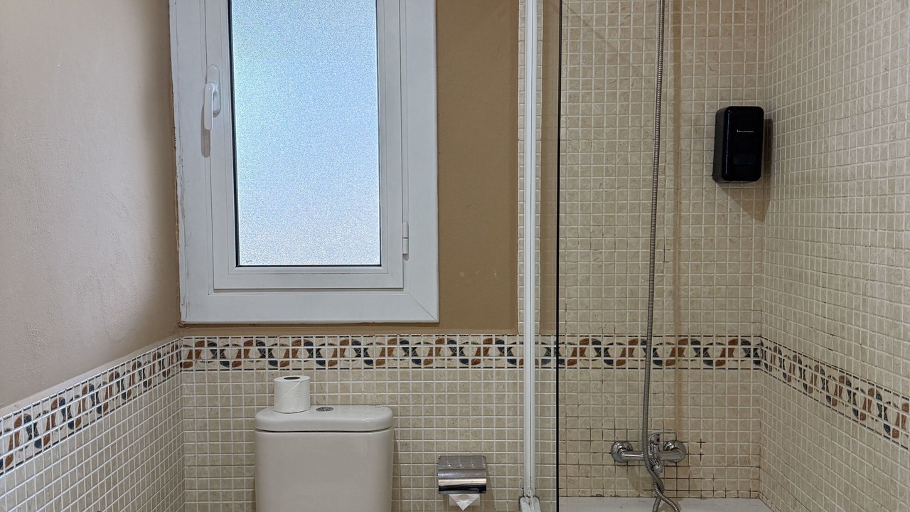 Photo of Bathroom in Barri Centre