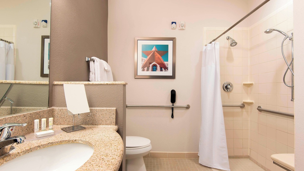 Photo of Bathroom in Far North Central