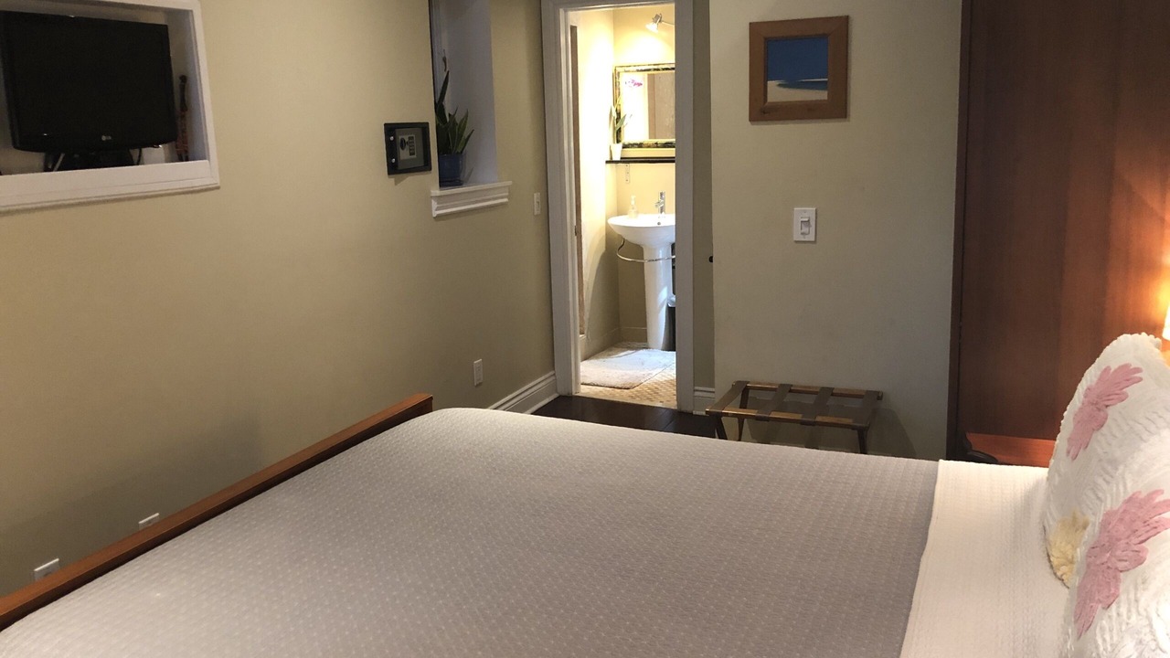 Photo of Bedroom in Cabbagetown South