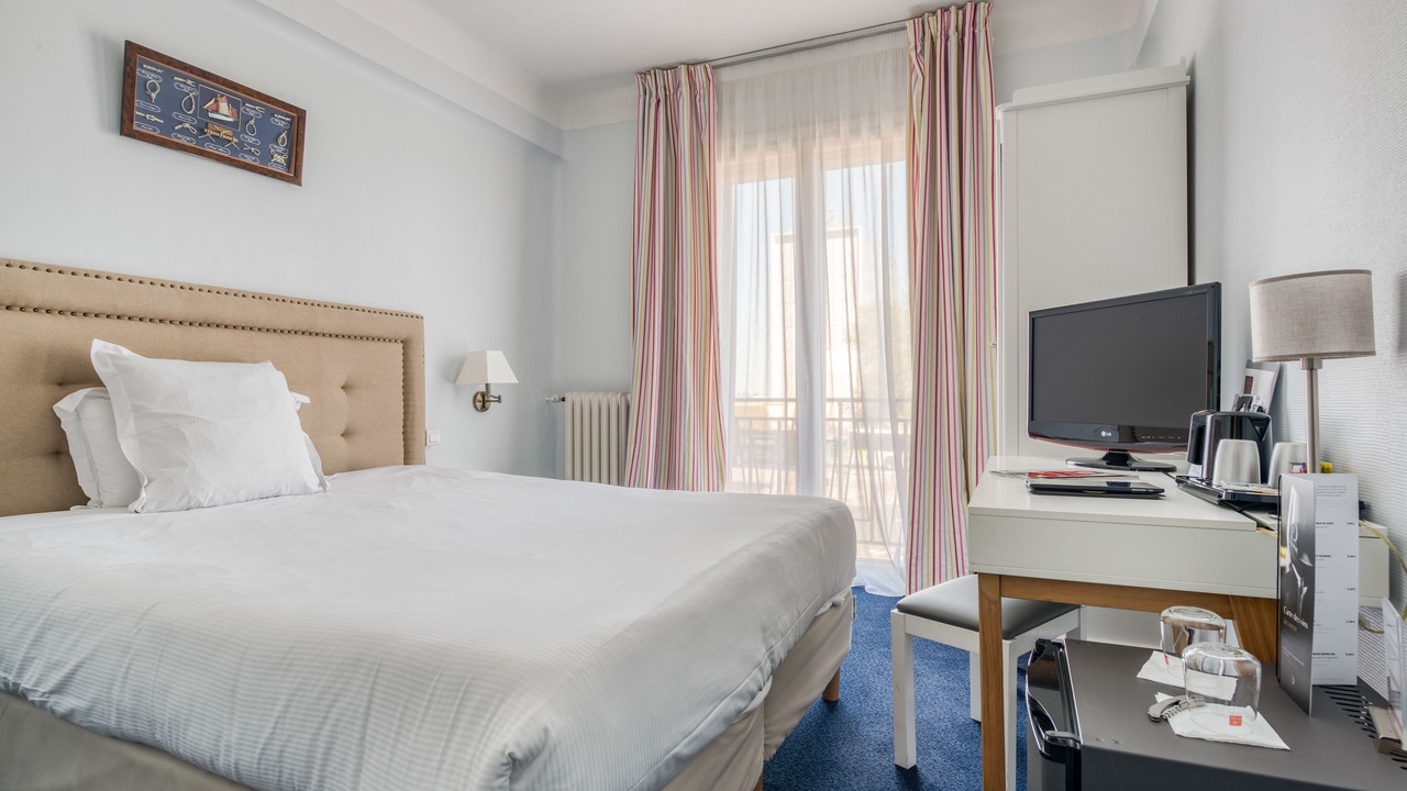 Photo of Bedroom in Saint-Nazaire