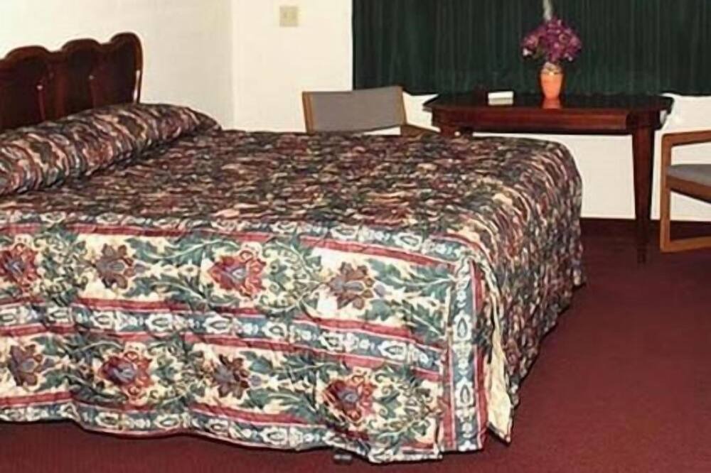 Photo of Bedroom in Albert Lea