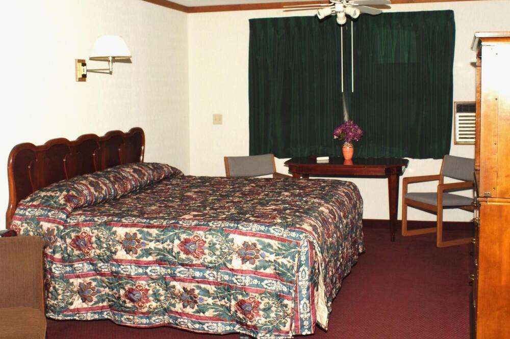 Photo of Bedroom in Albert Lea