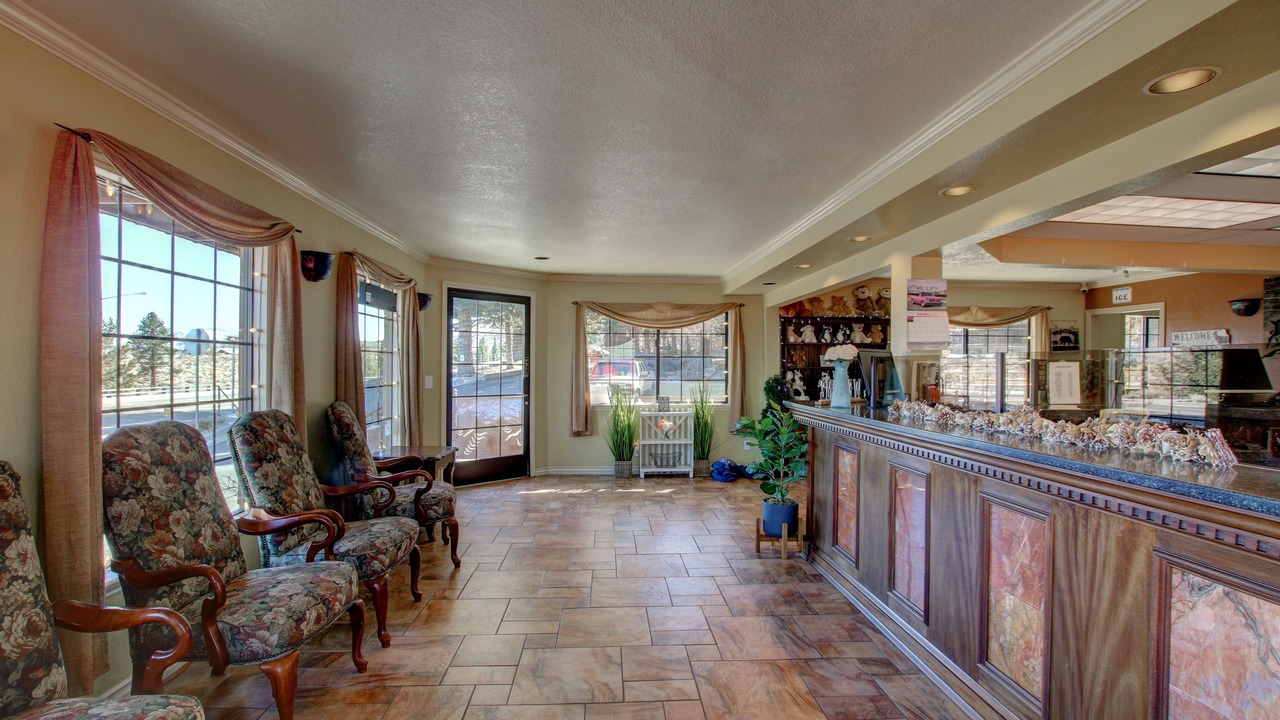 Photo of Livingroom in Lee Vining