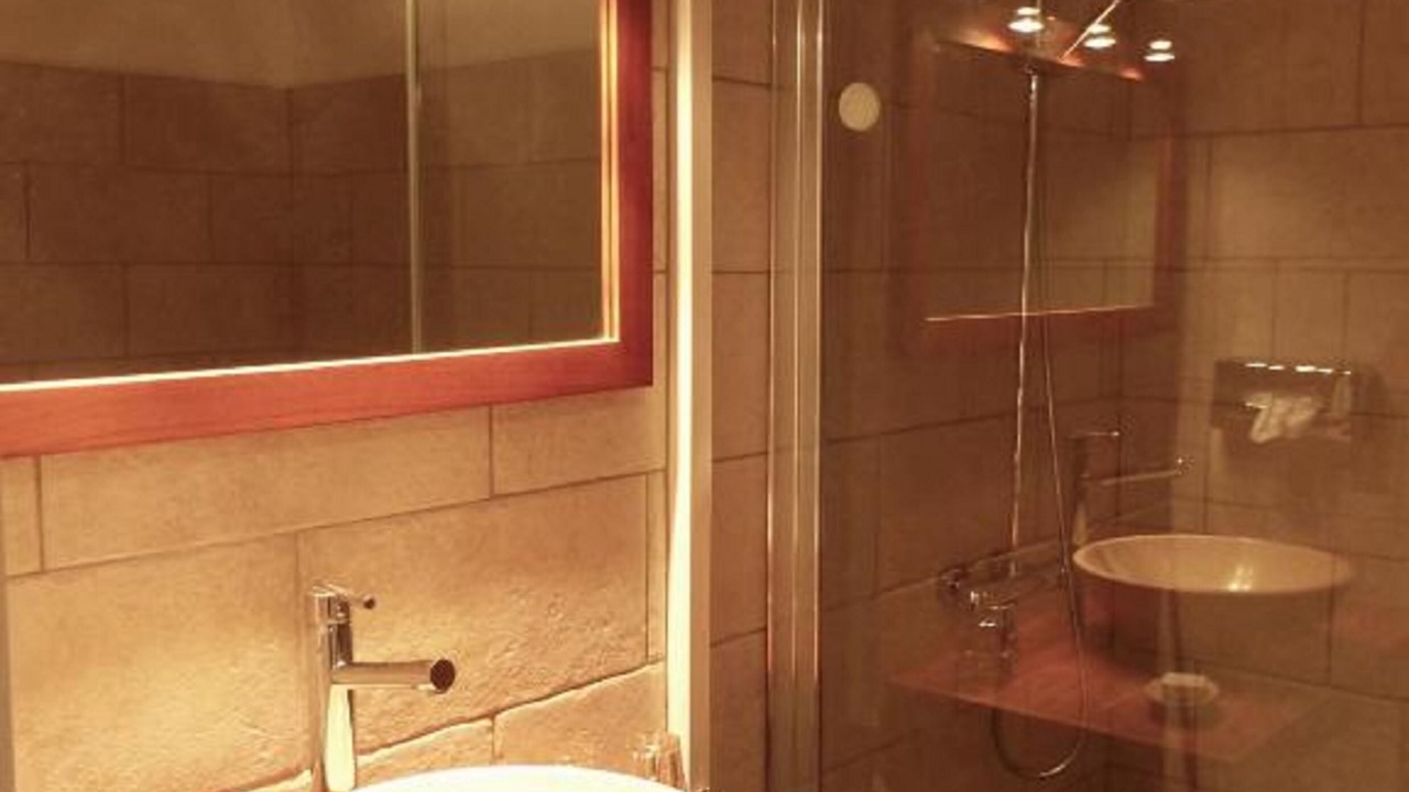 Photo of Bathroom in Chateauneuf-du-Pape