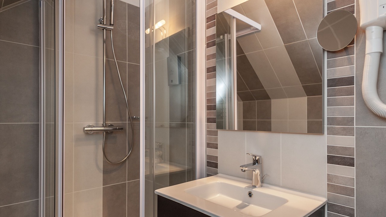 Photo of Bathroom in Mezangers