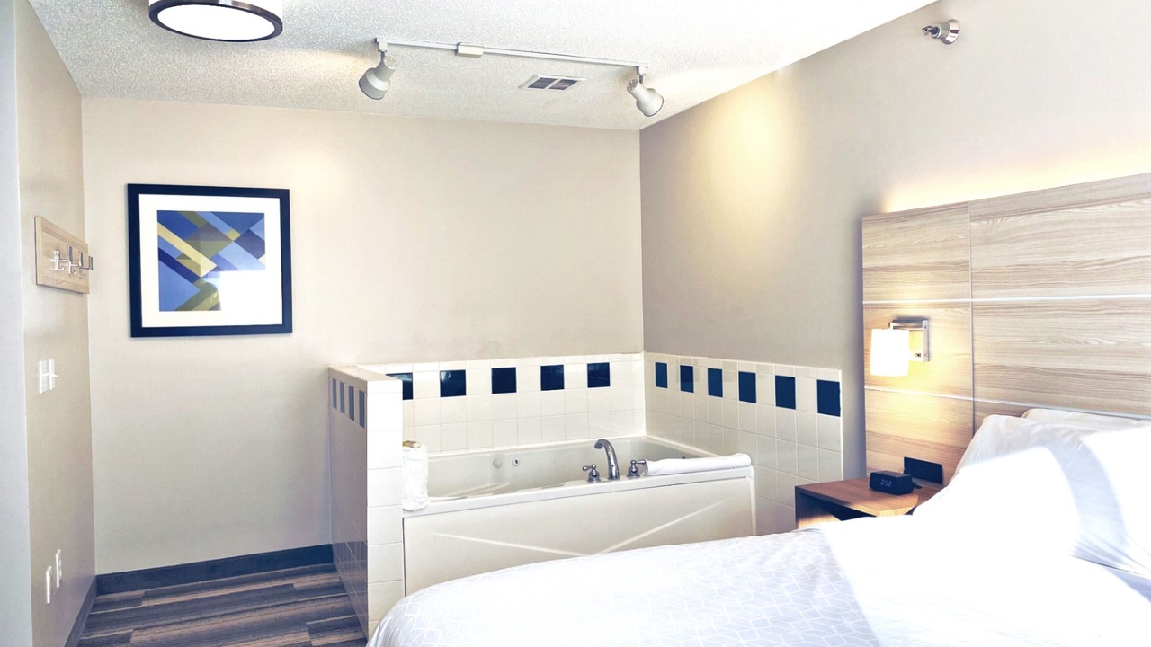 Photo of Bedroom in Logansport