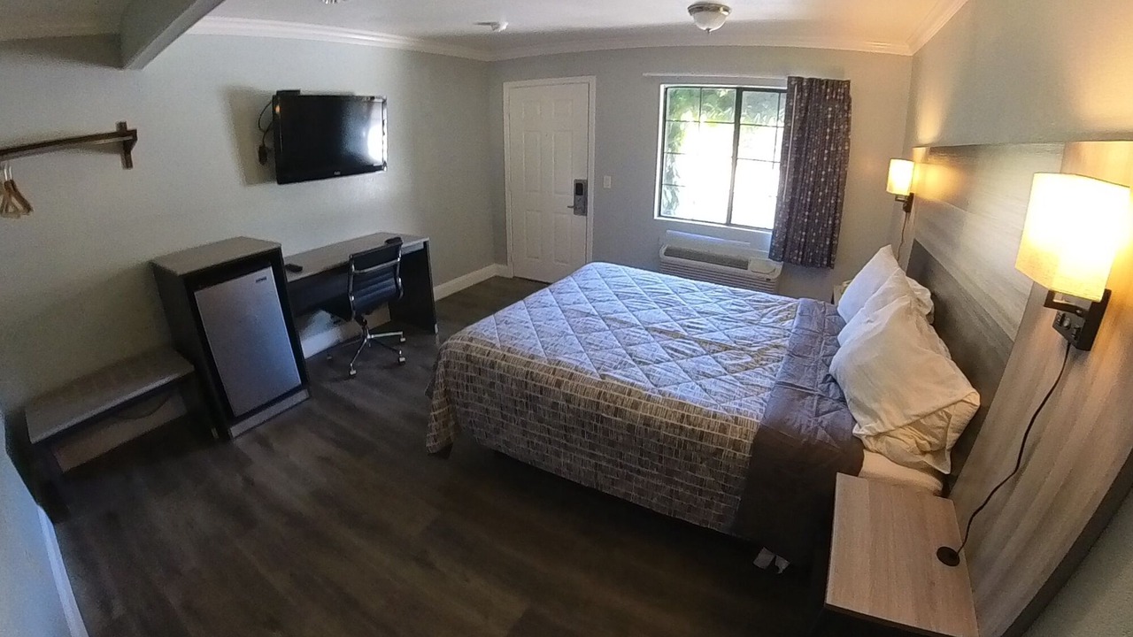 Photo of Bedroom in Monterey