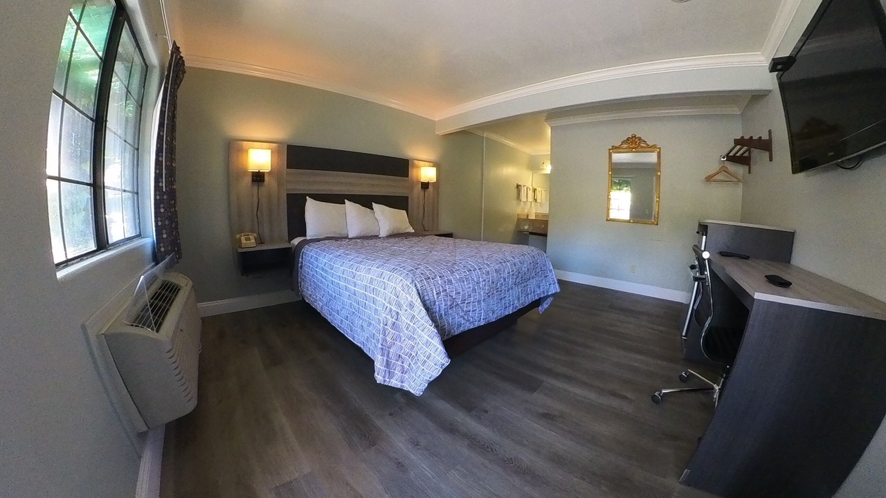 Photo of Bedroom in Monterey