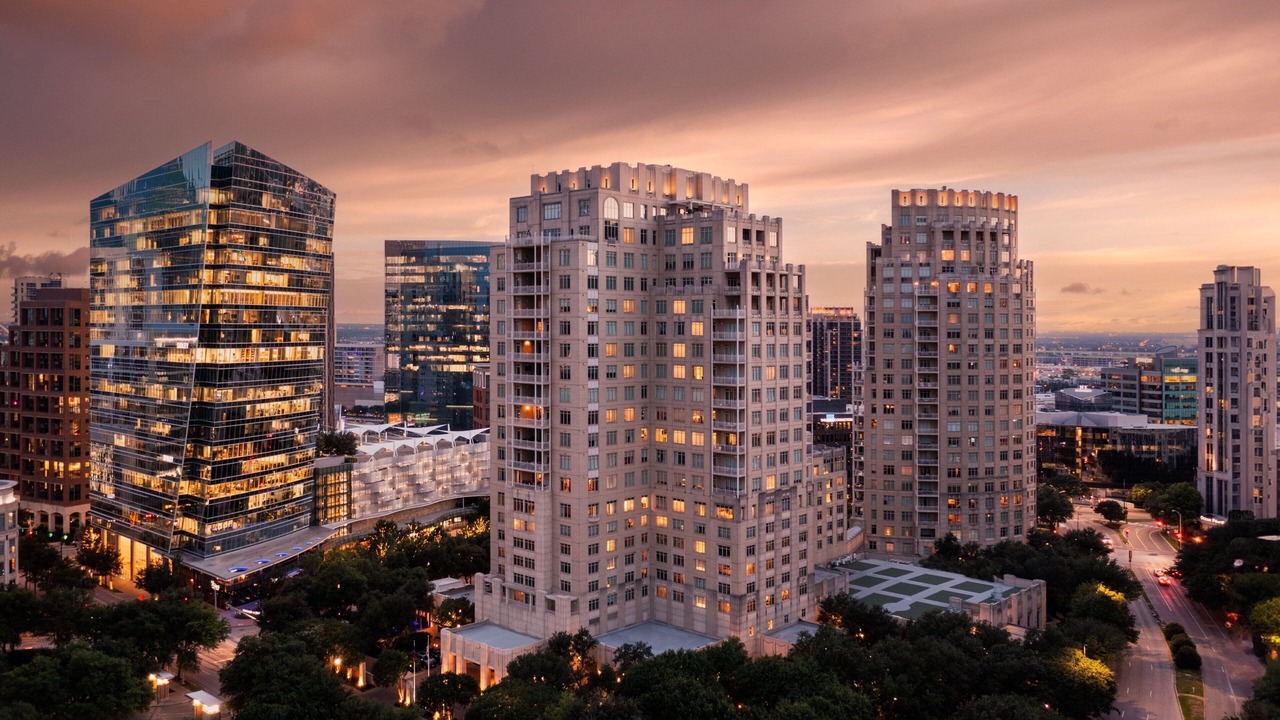 Photo of Outdoor in Uptown