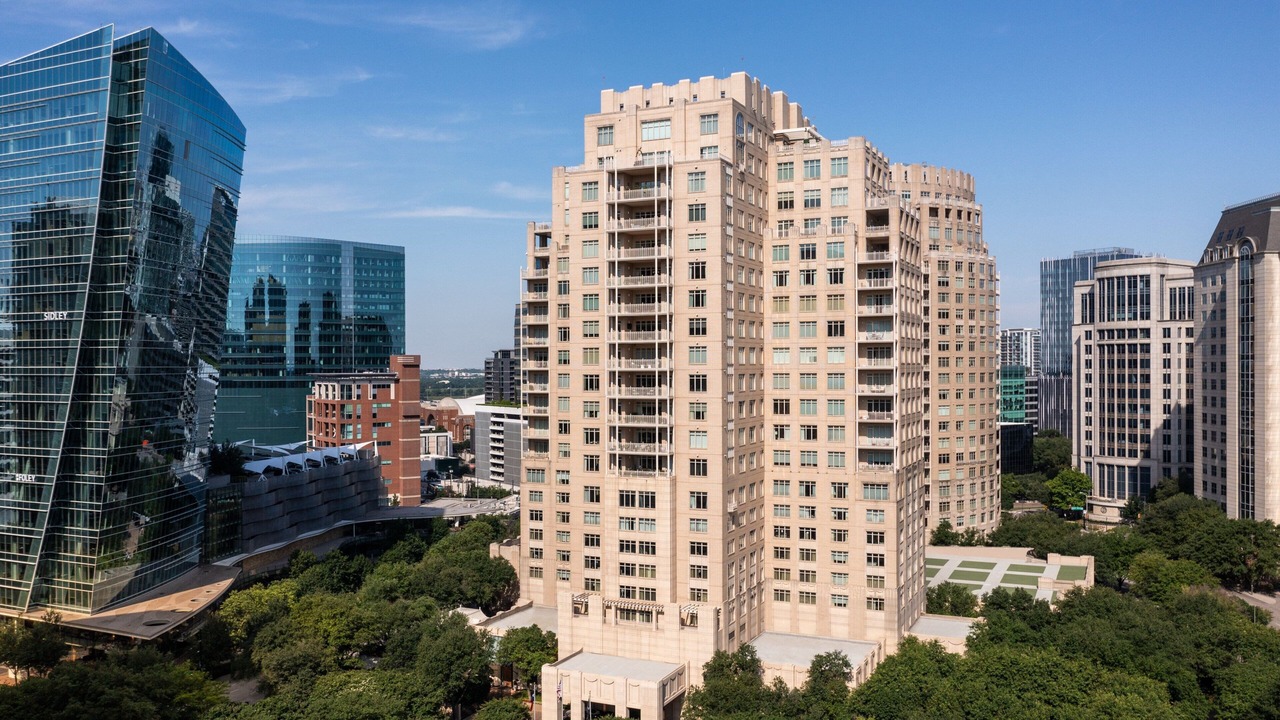 Photo of Outdoor in Uptown