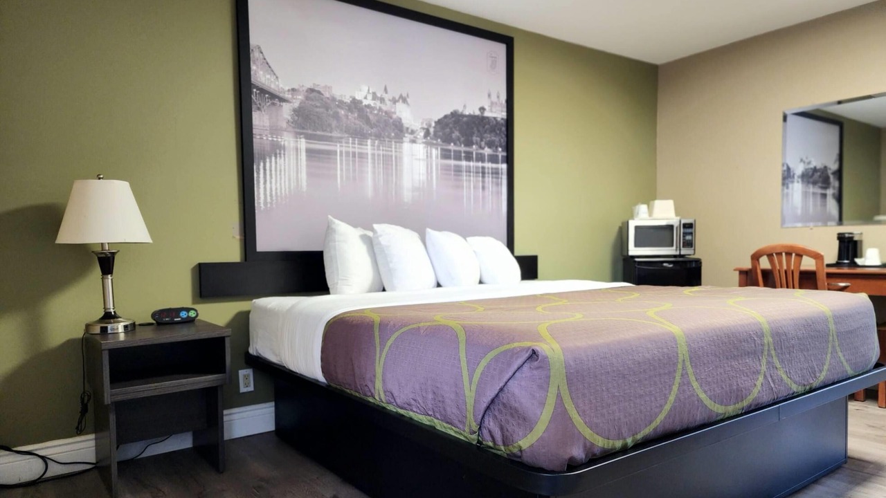 Photo of Bedroom in Laurentian Valley