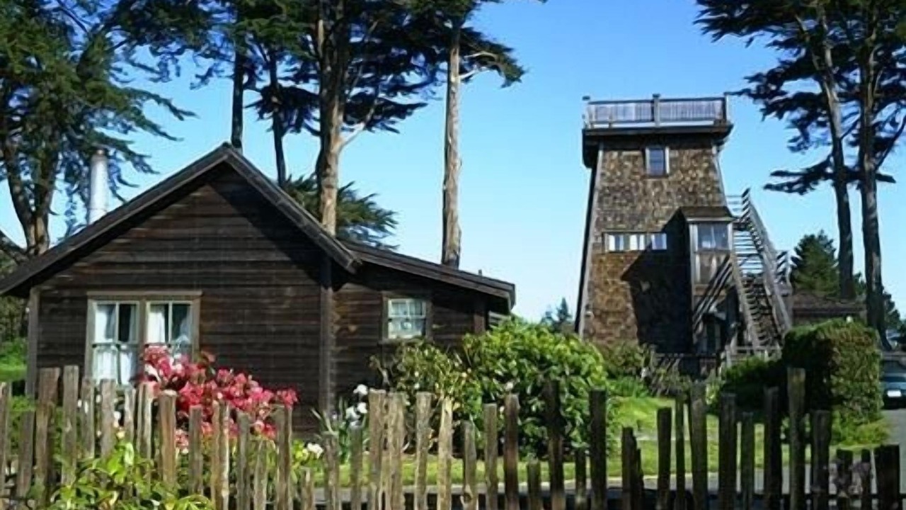 Photo of Buildings in Mendocino