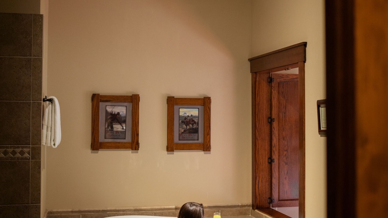 Photo of Bathroom in Sisters