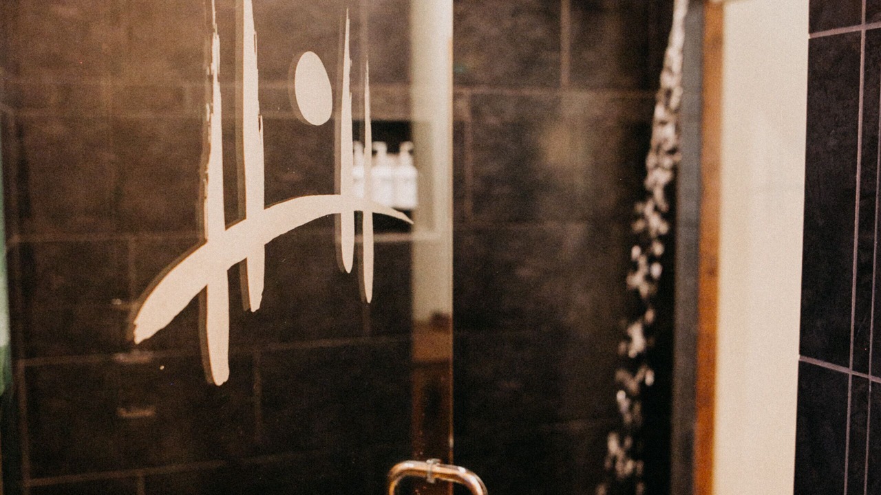 Photo of Bathroom in Sisters