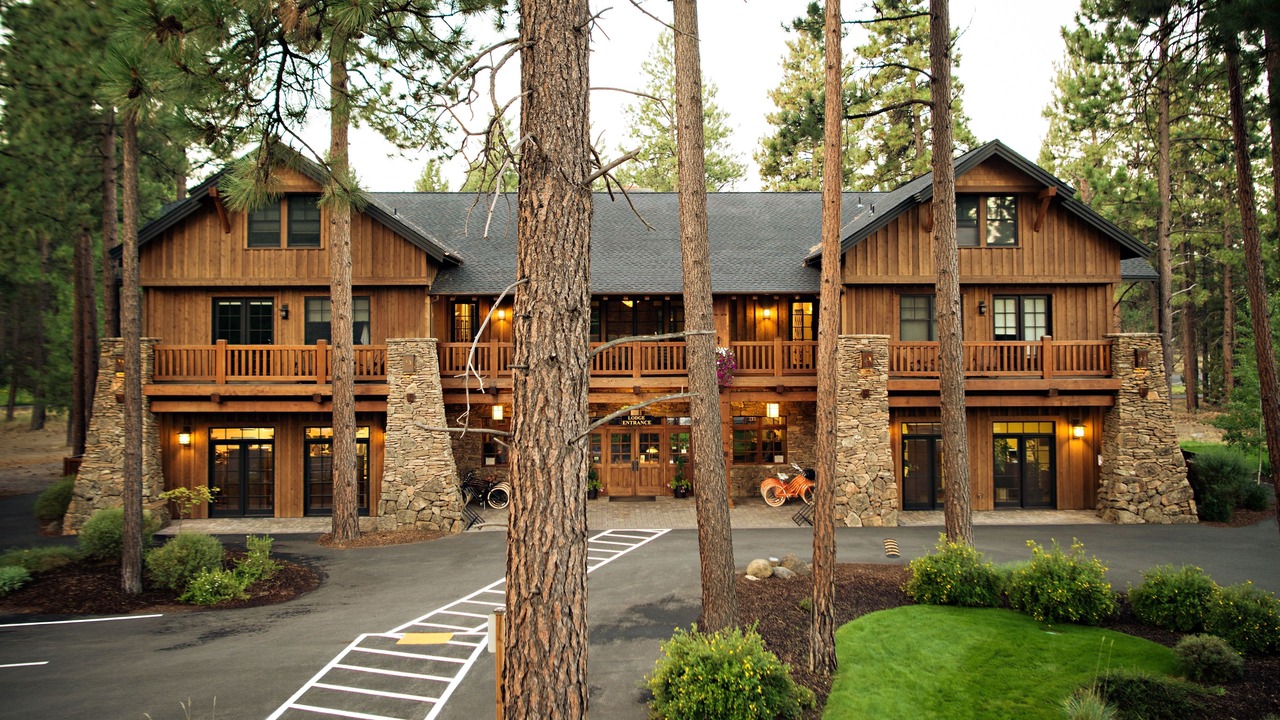 Photo of Buildings in Sisters