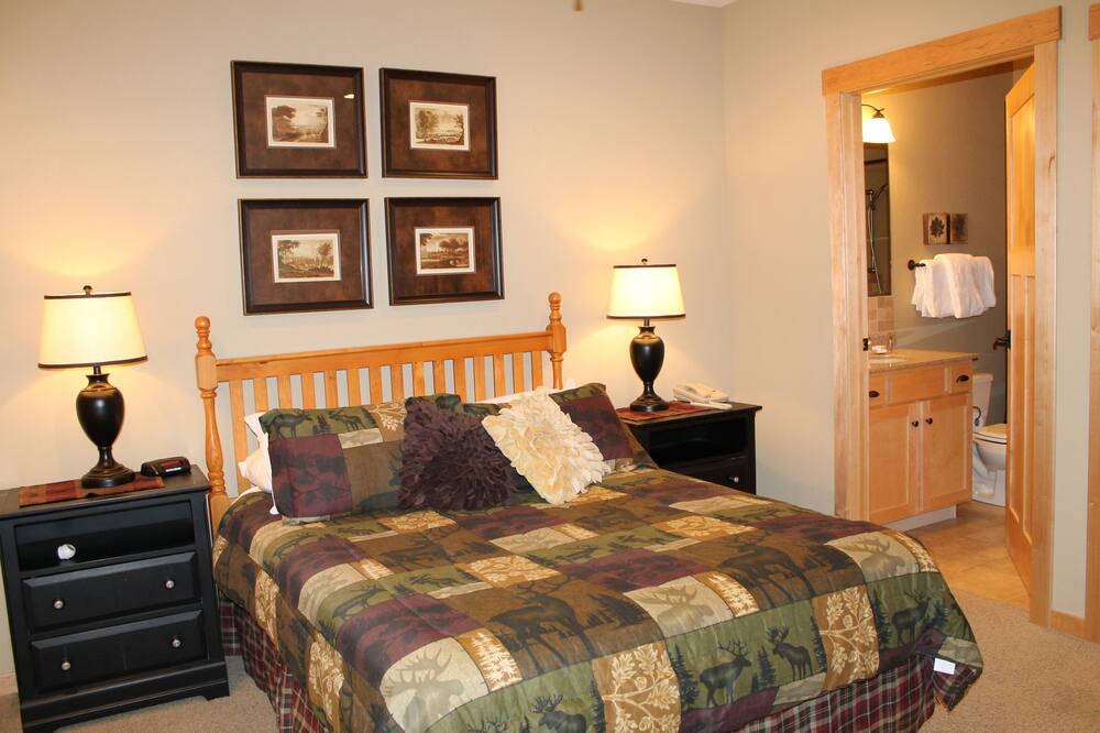 Photo of Bedroom in Three Lakes