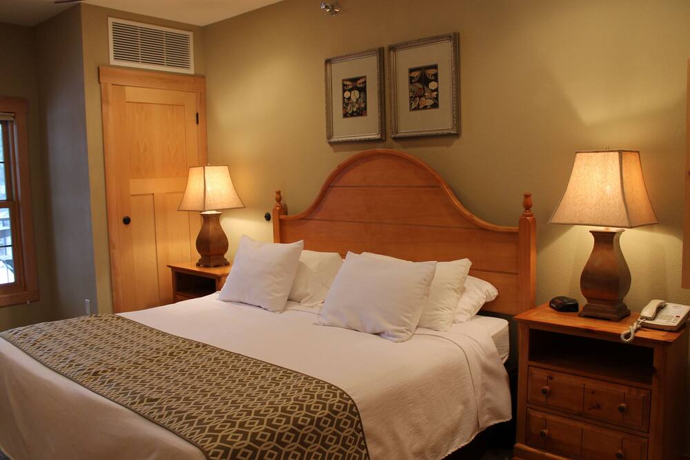Photo of Bedroom in Three Lakes