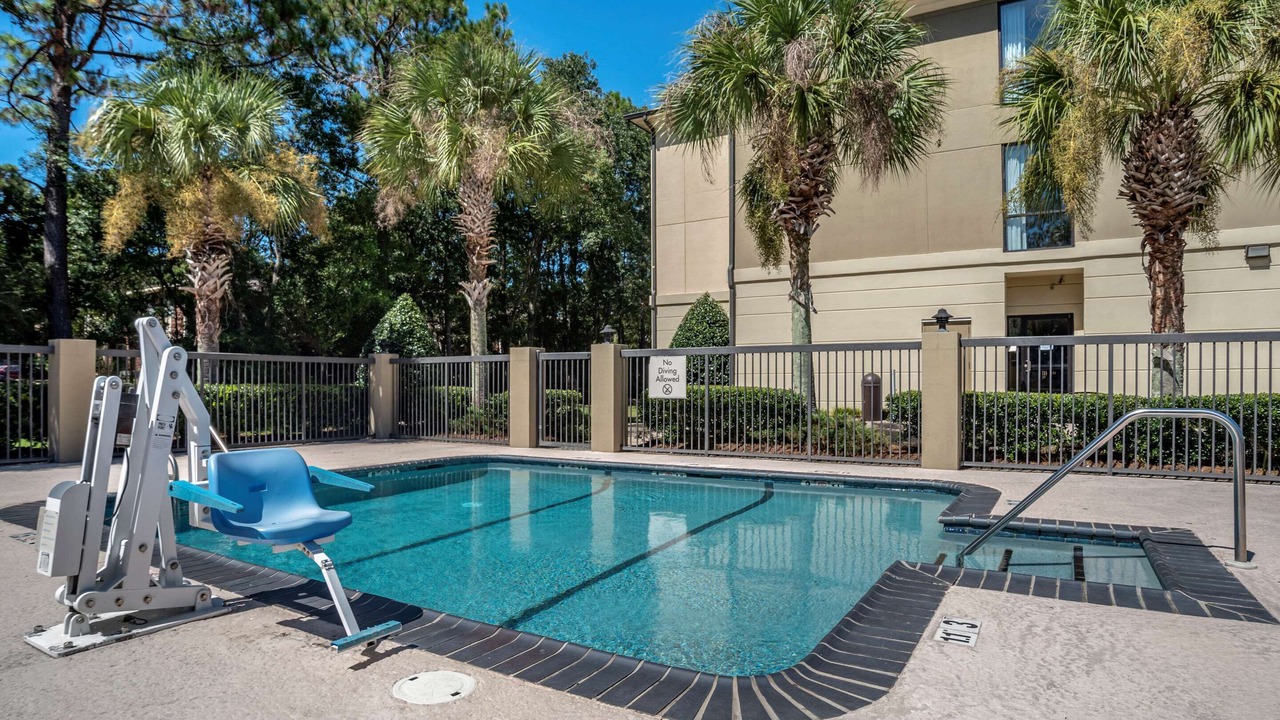 Photo of Outdoor in Tillmans Corner
