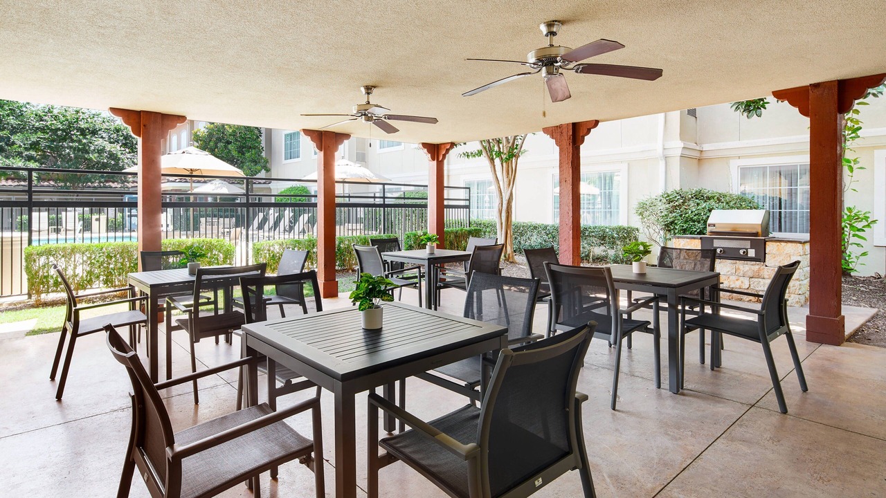 Photo of Patio Balcony in Temple