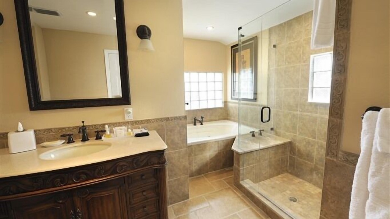 Photo of Bathroom in Parrot Cove