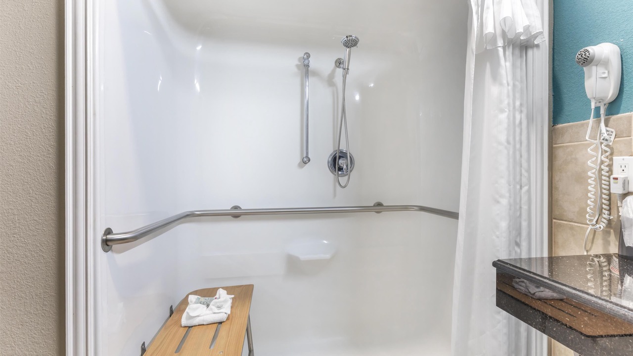 Photo of Bathroom in Mineola