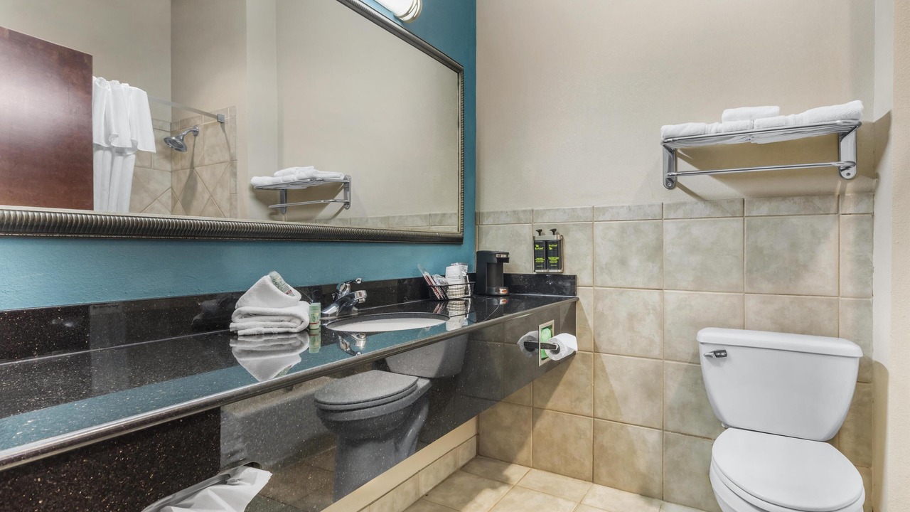 Photo of Bathroom in Mineola
