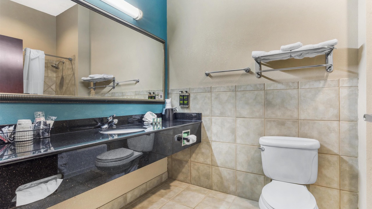 Photo of Bathroom in Mineola