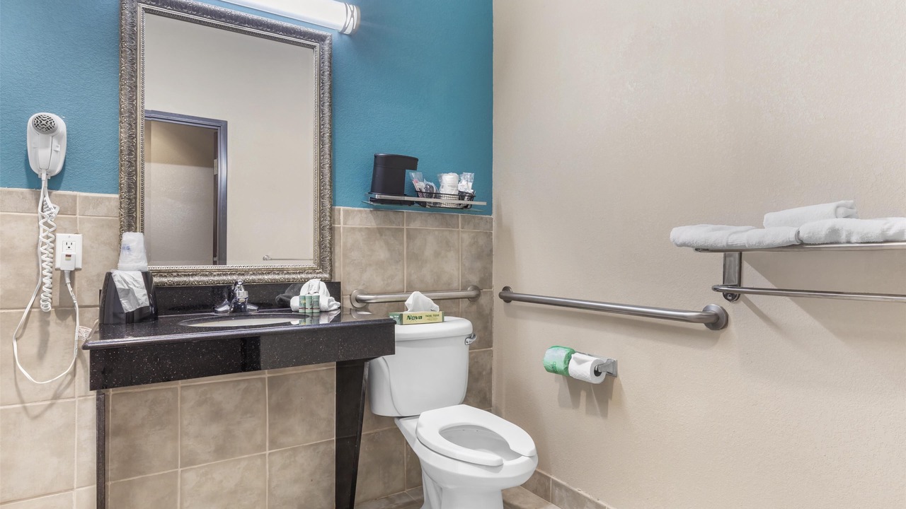 Photo of Bathroom in Mineola