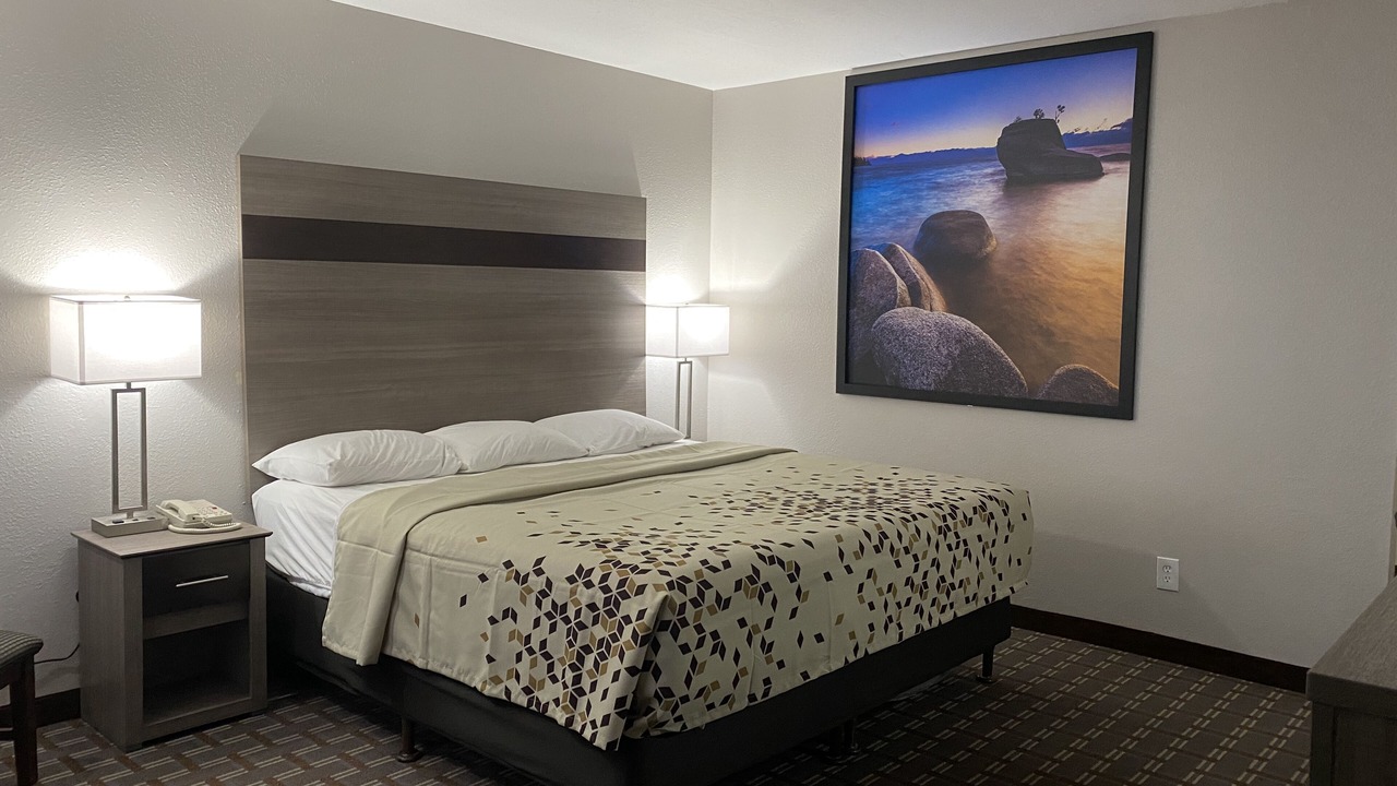 Photo of Bedroom in Tahoe Valley