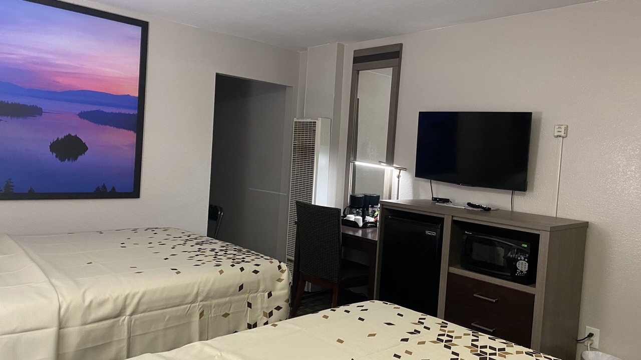 Photo of Bedroom in Tahoe Valley